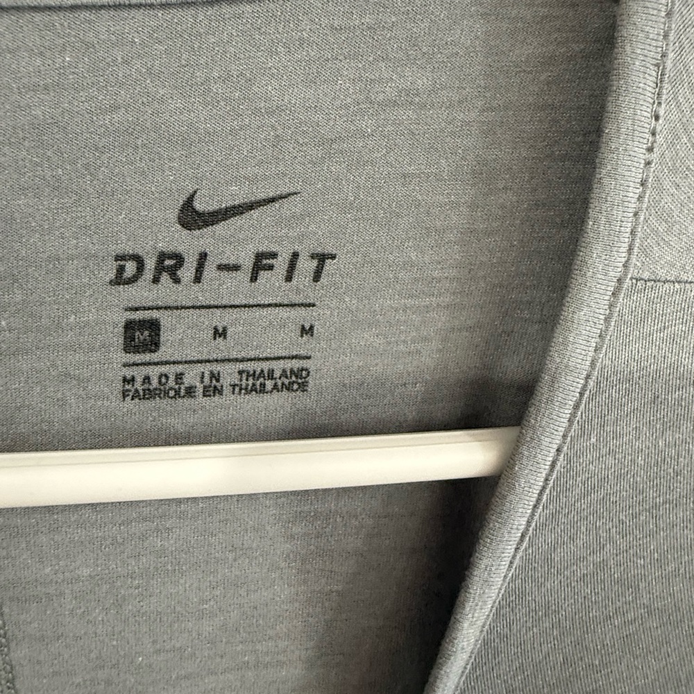 Nike Grey Dri Fit Long Sleeve Running Workout Top - Picture 6 of 7
